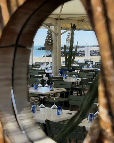 photo-miroir-salle-restaurant-plage-linfini-cap-dagde